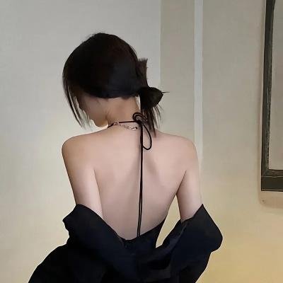 黑夜里的眼睛